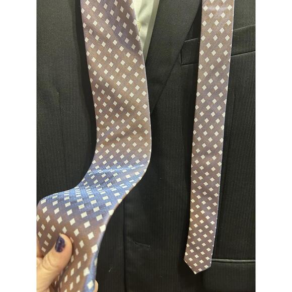 Geoffrey Beene 100% Silk Tie Blue and Coral Reflective Geometric Pattern - Picture 1 of 6